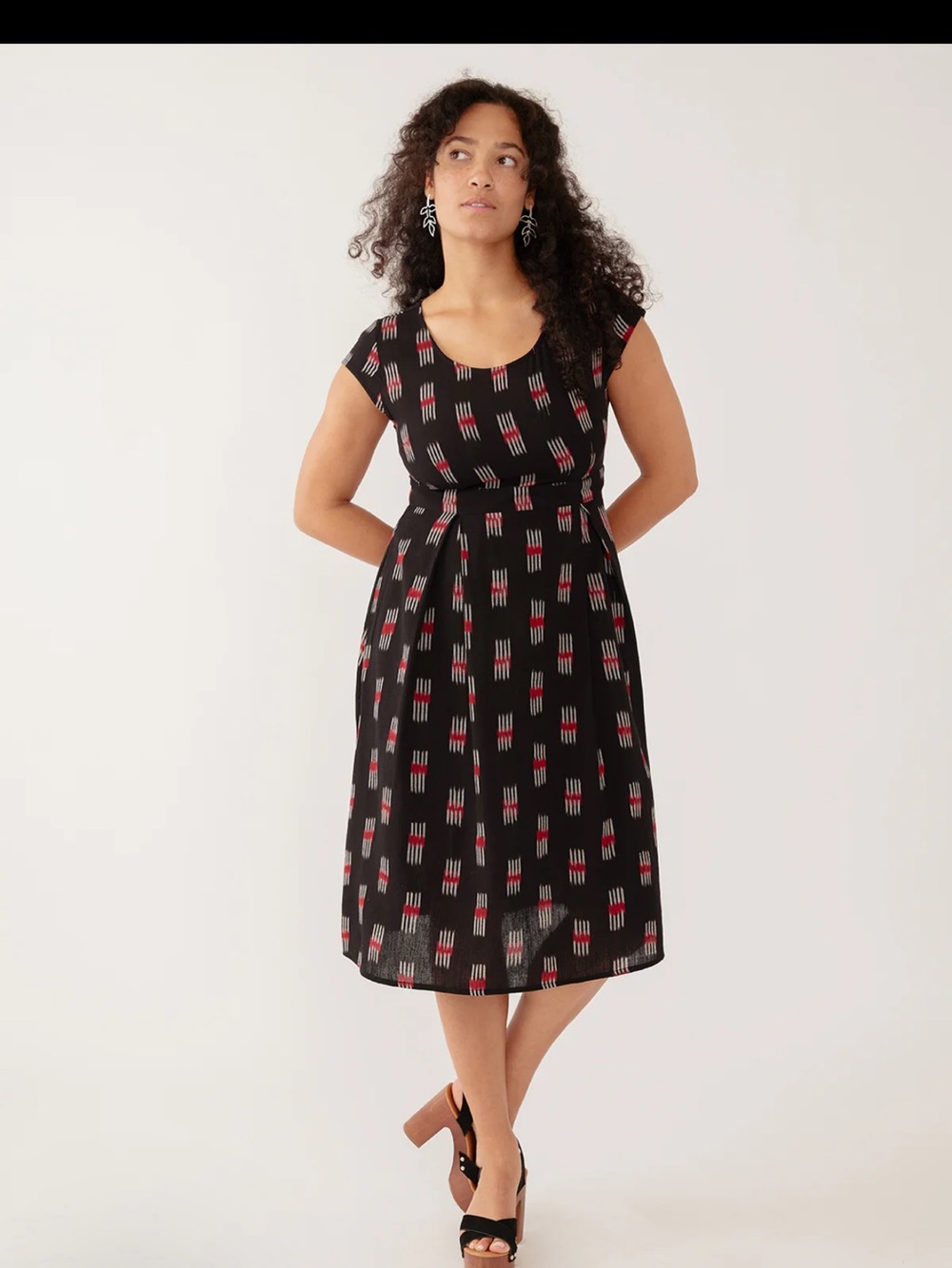Mata Traders Vintage Pleat Black Ikat Midi Dress with Red Print Sz L
